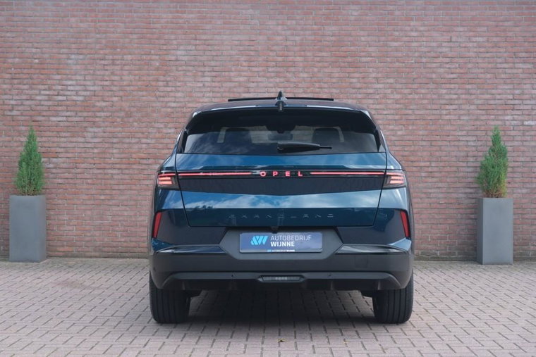 Vehicle Image 35