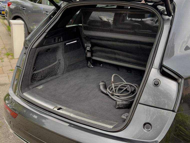 Vehicle Image 32