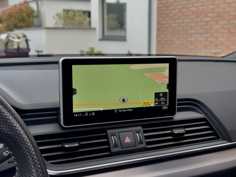 Vehicle Image 9
