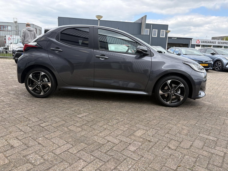 Vehicle Image 5