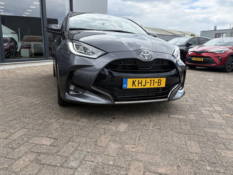 Vehicle Image 6