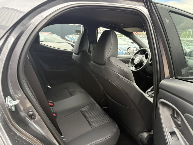 Vehicle Image 9