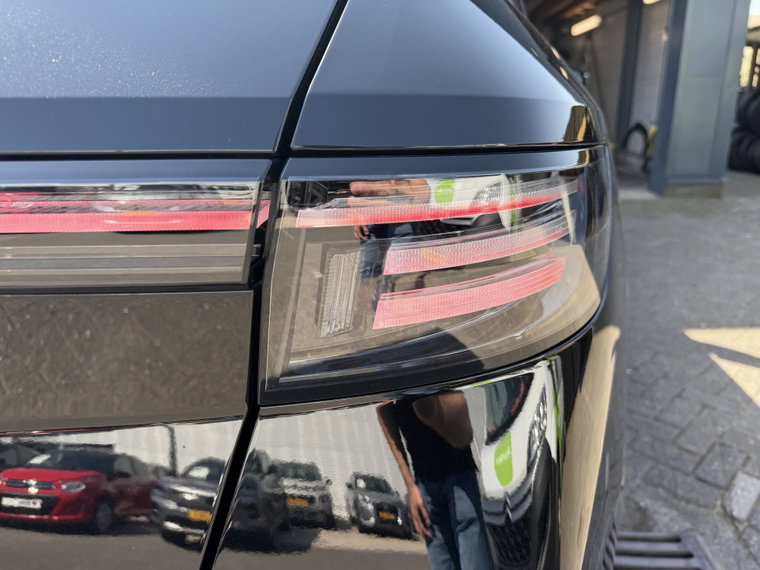 Vehicle Image 37