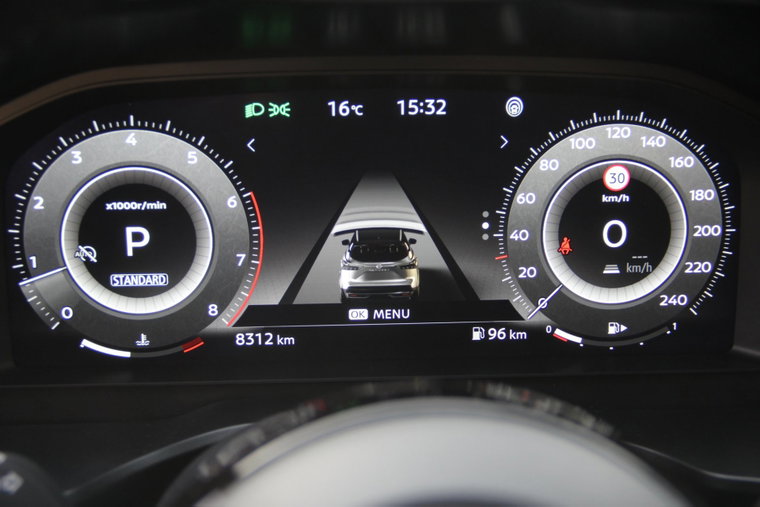 Vehicle Image 32