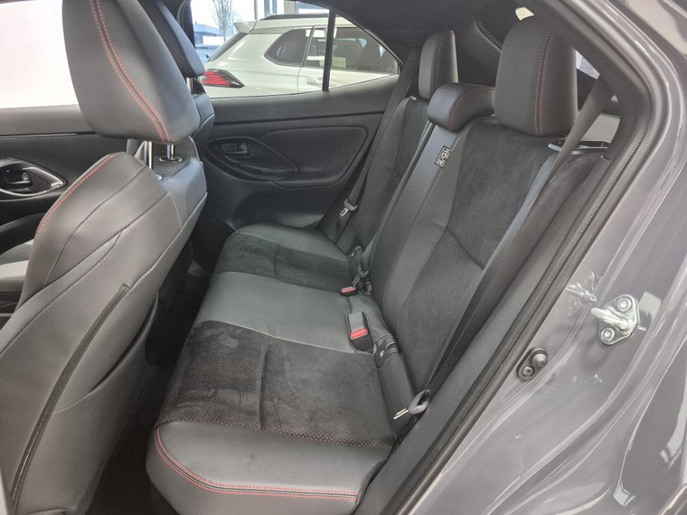 Vehicle Image 15