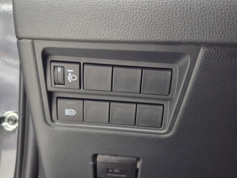 Vehicle Image 24