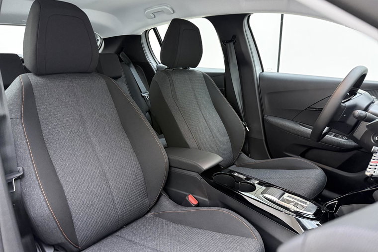 Vehicle Image 16