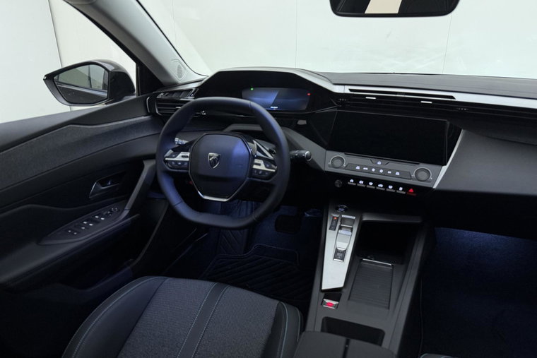 Vehicle Image 33