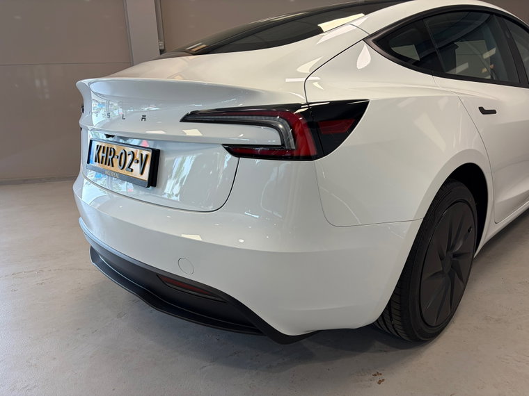 Vehicle Image 26