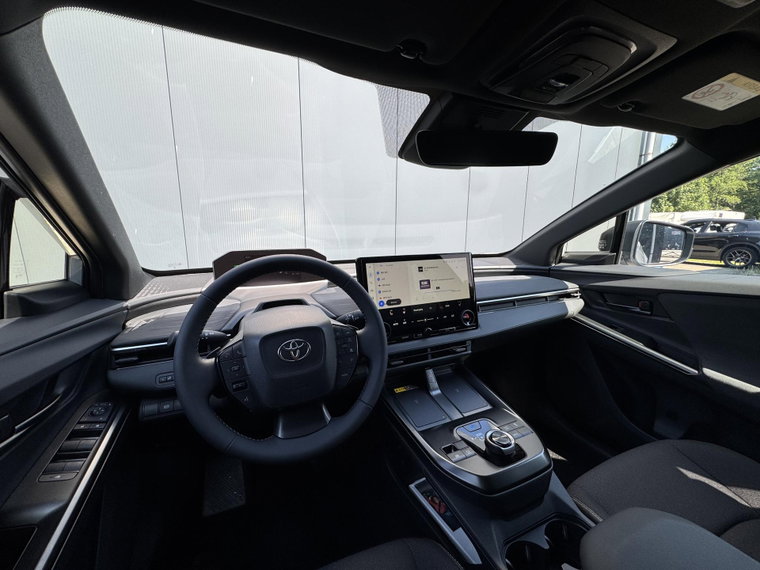 Vehicle Image 14