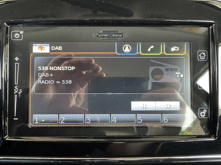 Vehicle Image 25