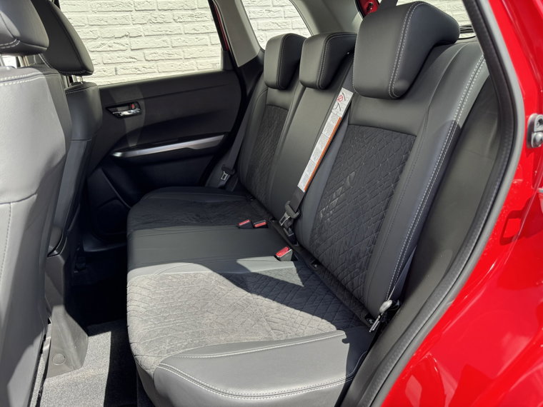 Vehicle Image 30