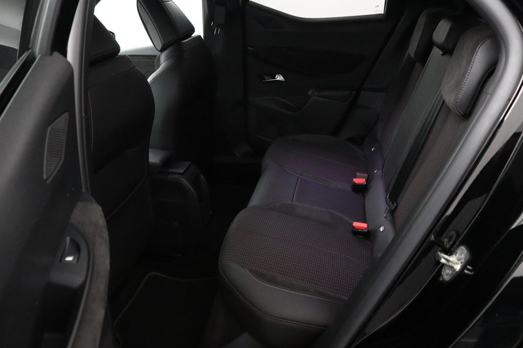 Vehicle Image 32