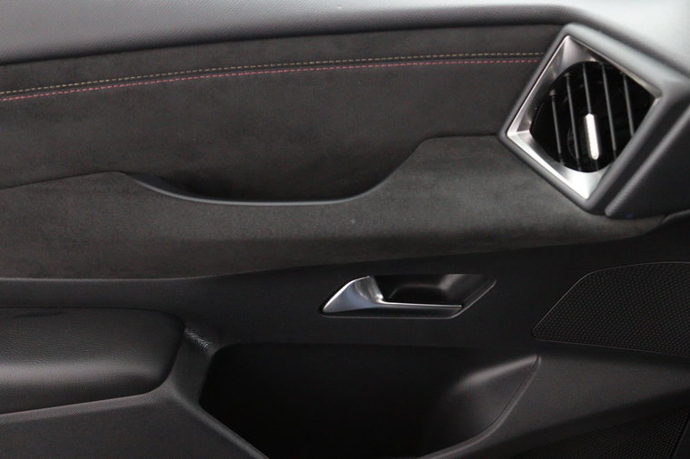 Vehicle Image 37