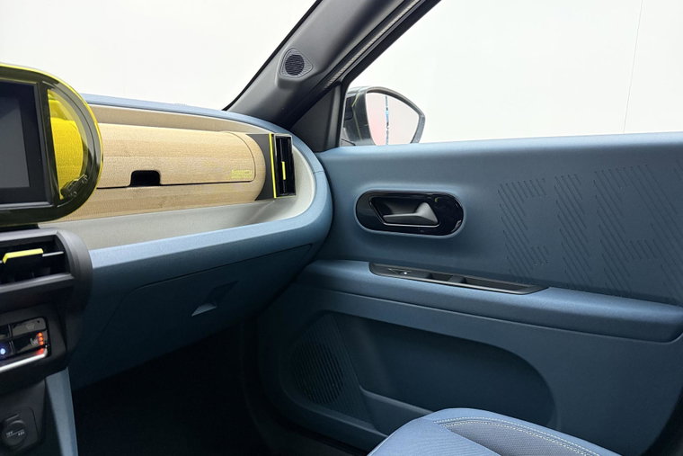 Vehicle Image 22