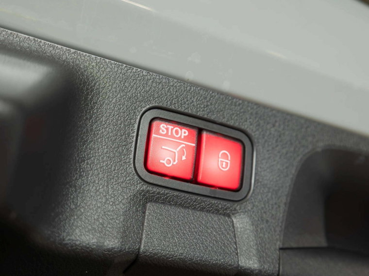 Vehicle Image 32