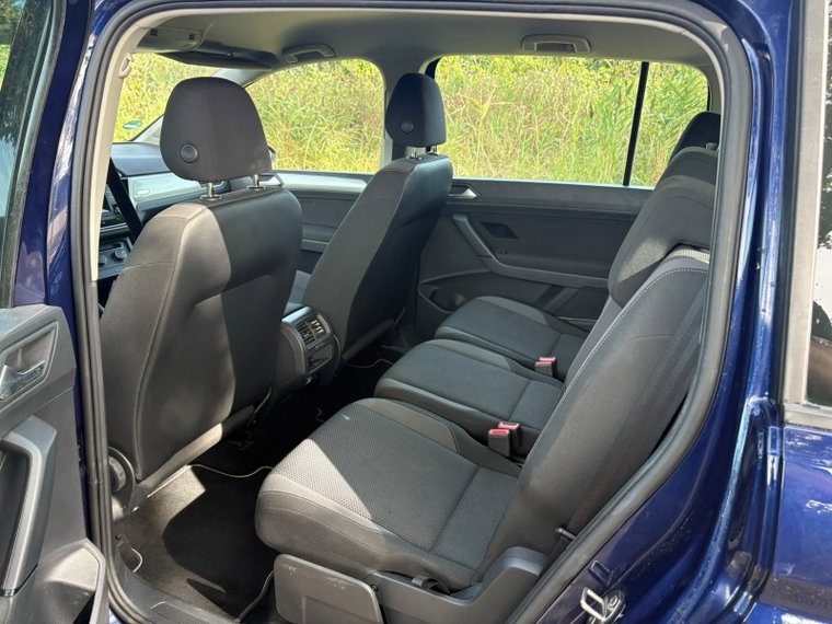 Vehicle Image 25