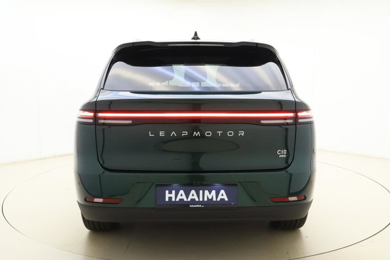Vehicle Image 11
