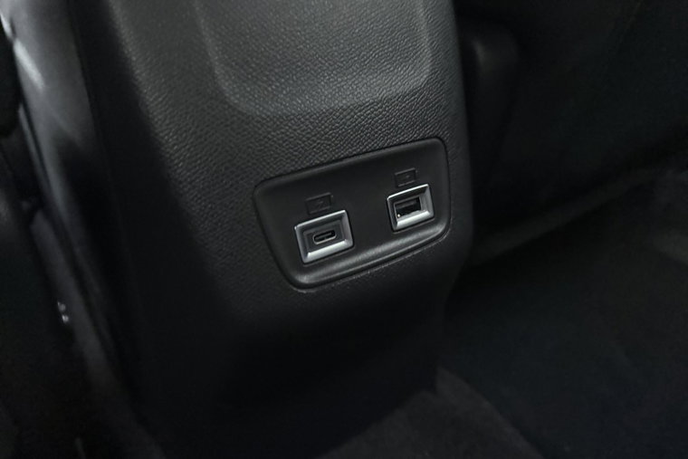 Vehicle Image 29