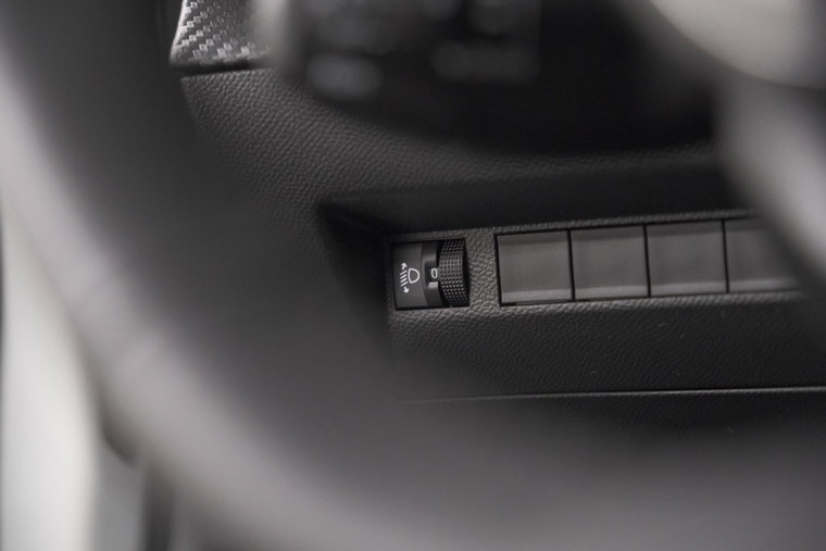 Vehicle Image 35