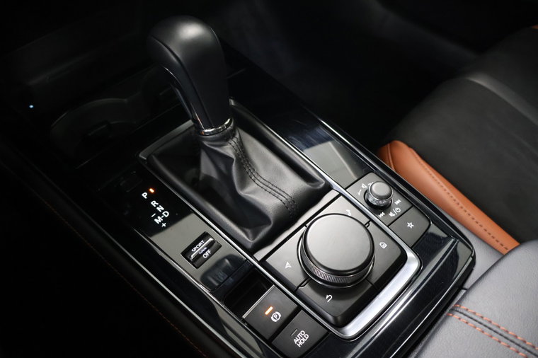 Vehicle Image 32