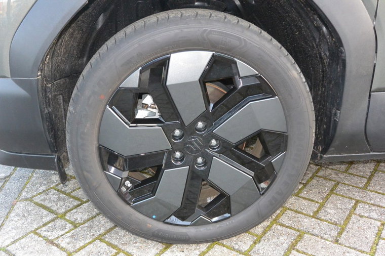 Vehicle Image 15