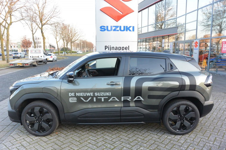 Vehicle Image 4