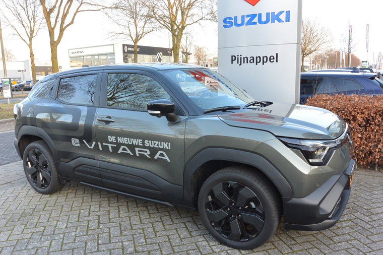 Vehicle Image 9