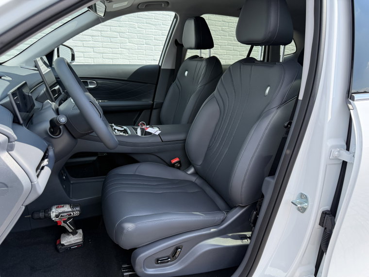Vehicle Image 26