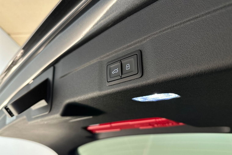 Vehicle Image 36
