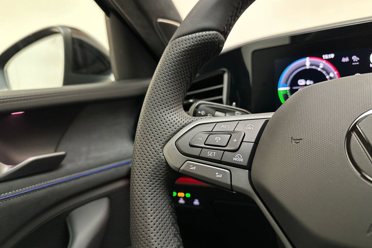 Vehicle Image 22