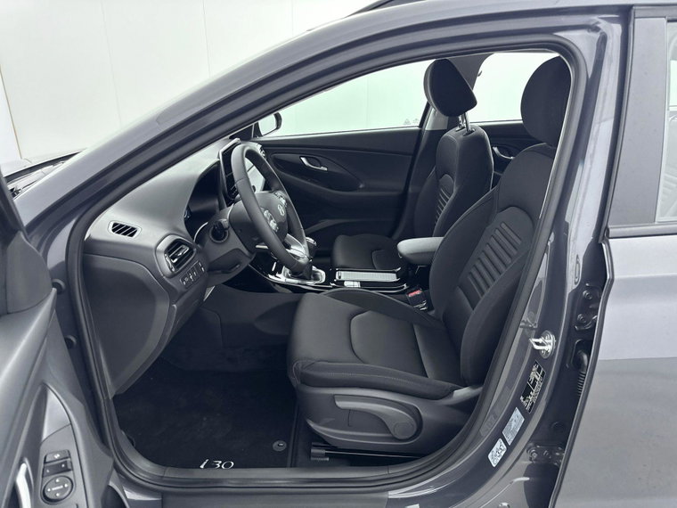 Vehicle Image 24