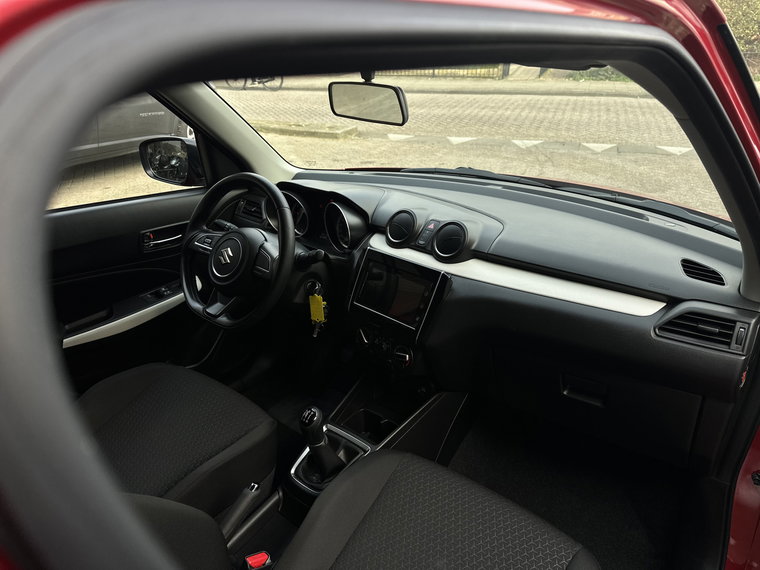 Vehicle Image 12