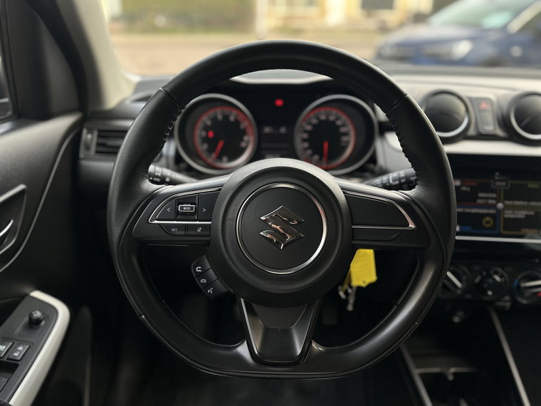 Vehicle Image 17