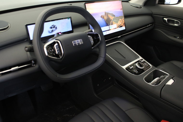 Vehicle Image 16