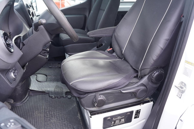 Vehicle Image 22