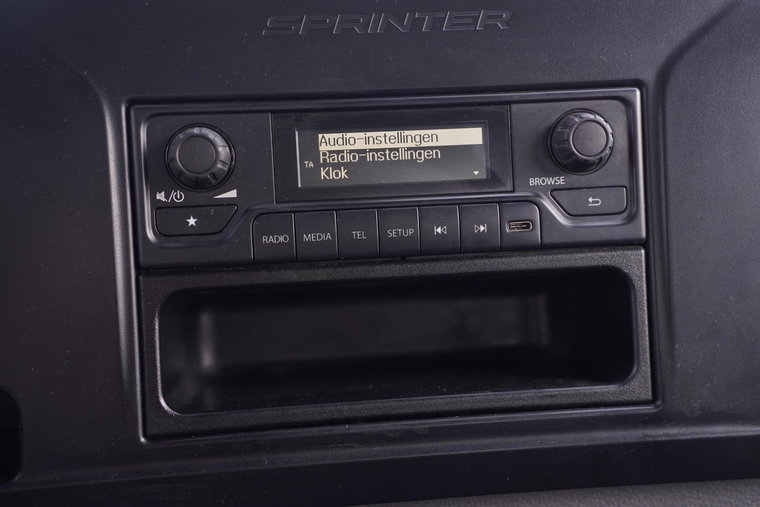 Vehicle Image 38