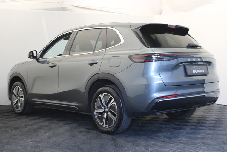 Vehicle Image 7