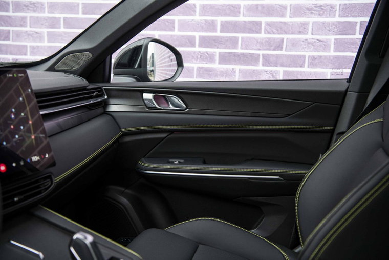 Vehicle Image 35