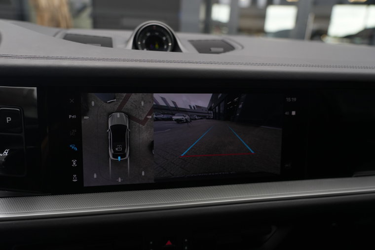 Vehicle Image 21