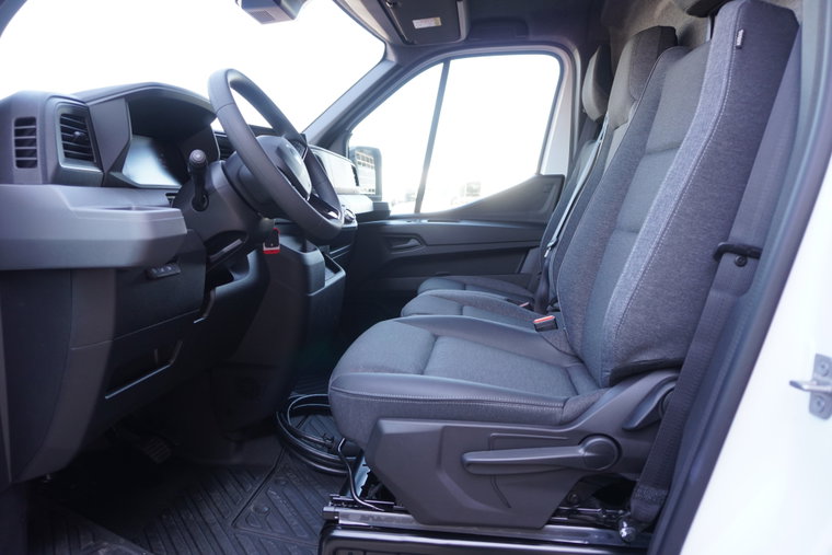 Vehicle Image 25