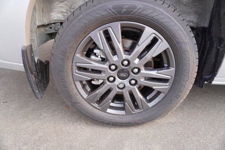 Vehicle Image 12