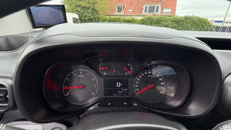 Vehicle Image 24