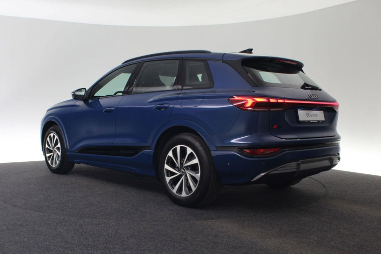 Vehicle Image 37