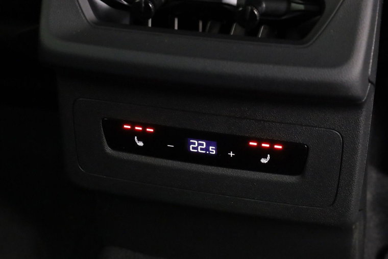 Vehicle Image 42