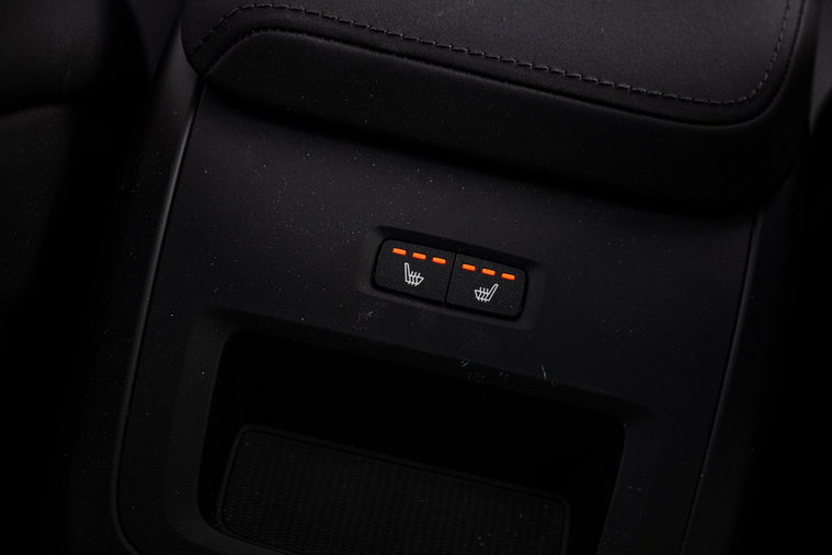 Vehicle Image 26
