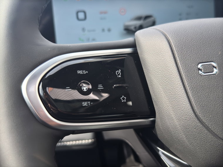 Vehicle Image 23