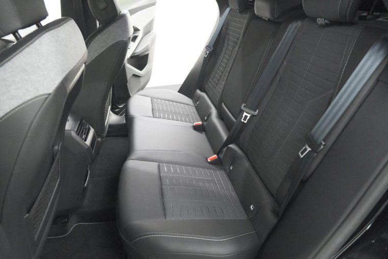 Vehicle Image 38