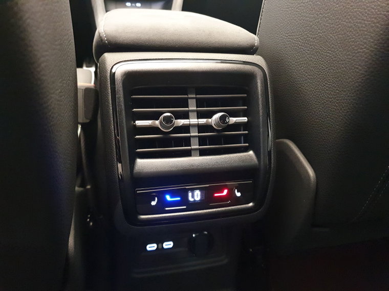 Vehicle Image 26