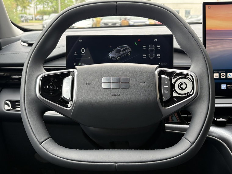 Vehicle Image 21
